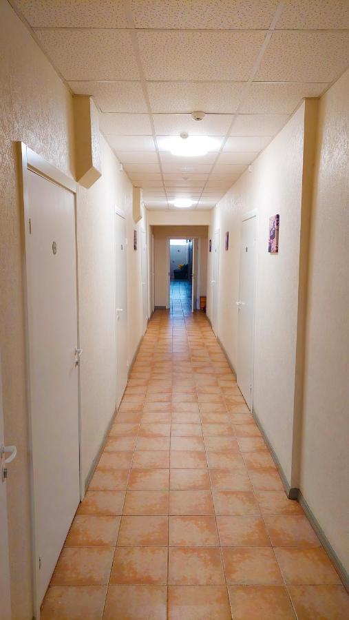 Happy Hostel Рига Экстерьер фото