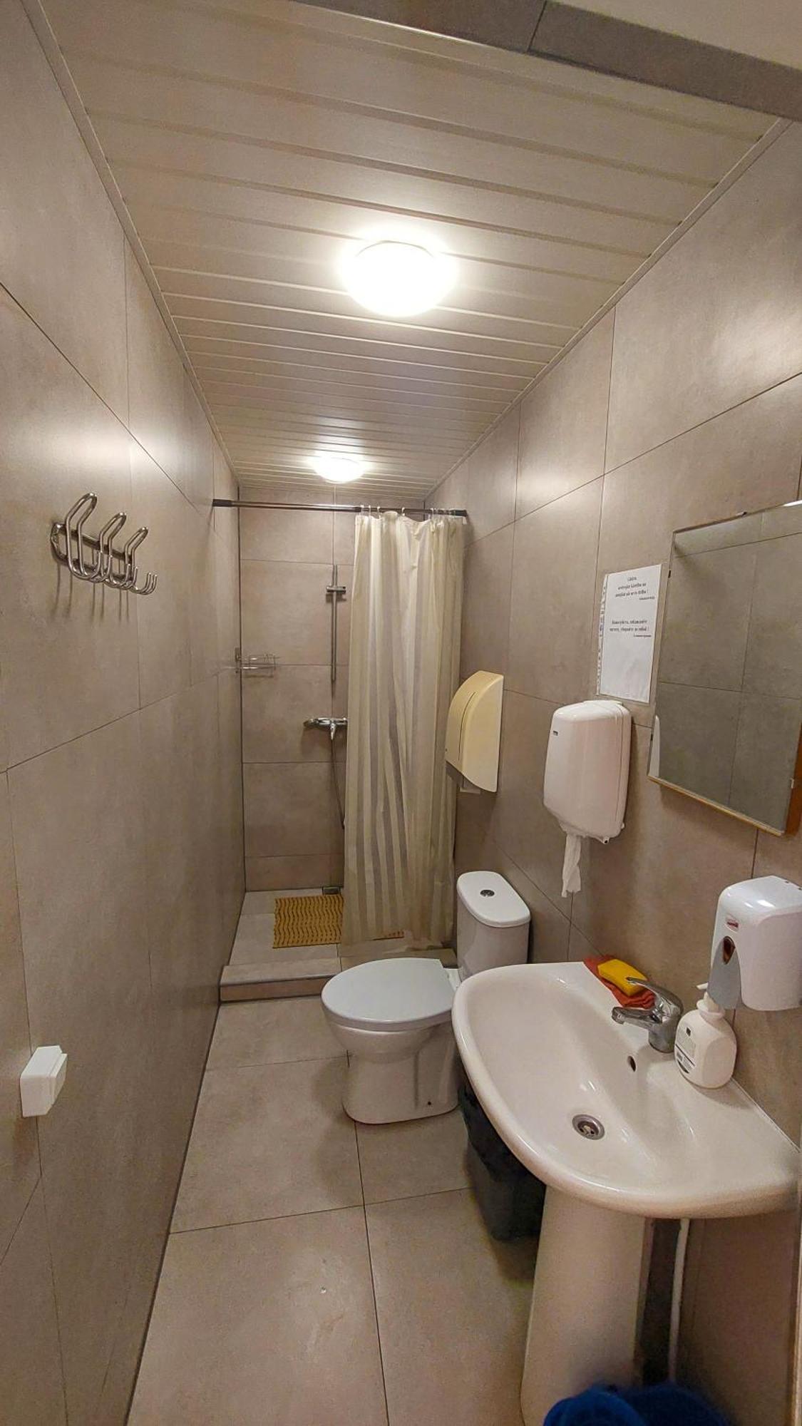 Happy Hostel Рига Экстерьер фото