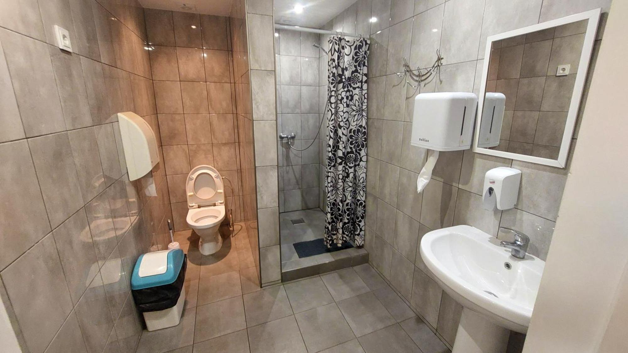 Happy Hostel Рига Экстерьер фото